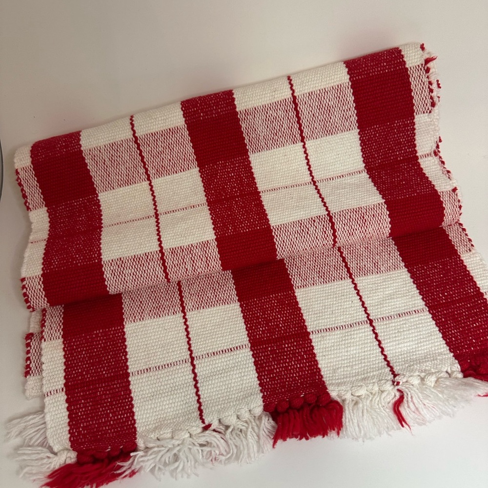 NEW Christmas Red and White Checkered plaid Table Runner Dining